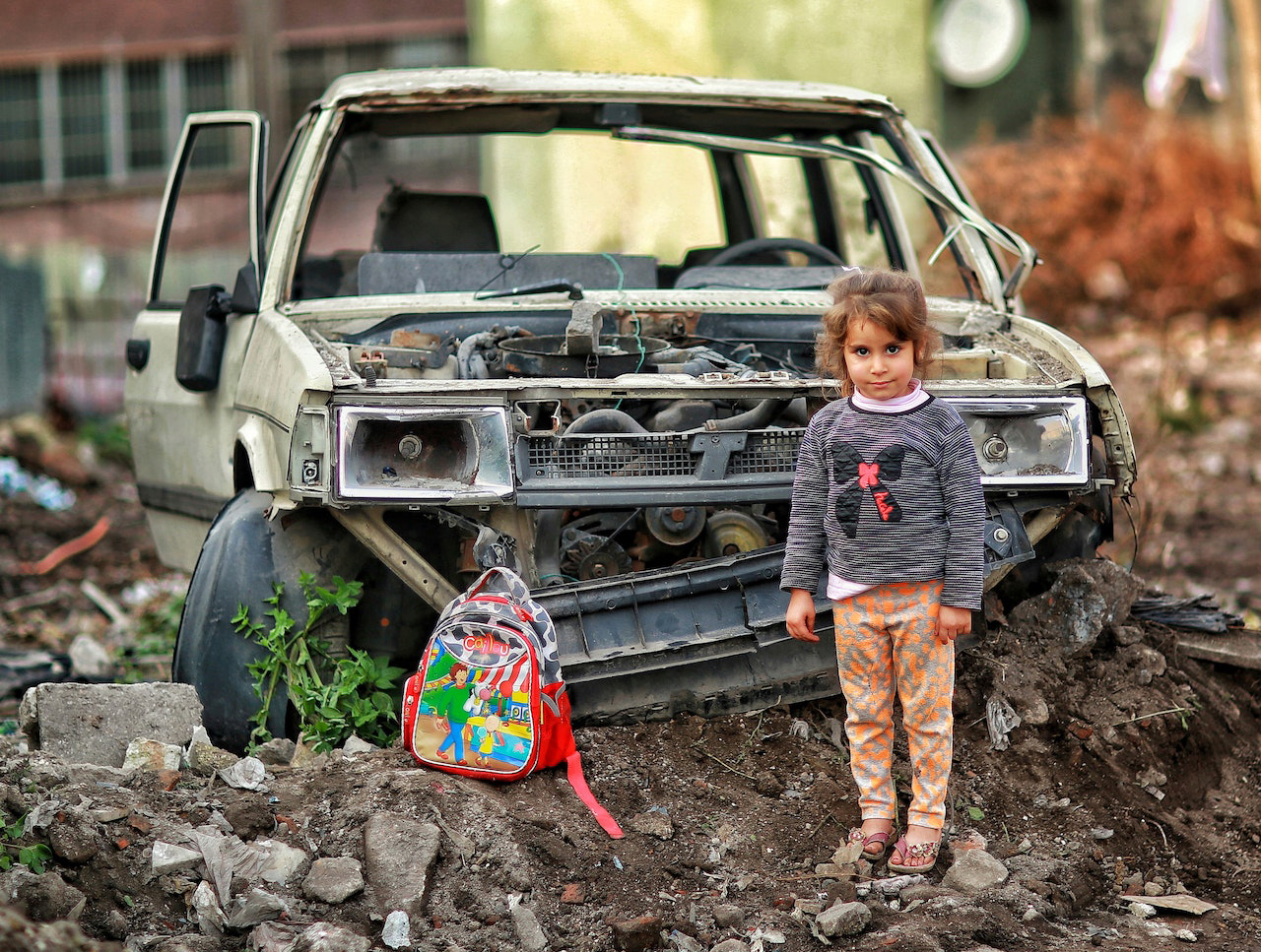 Fake: teenagers are fighting on the front lines in Ukraine