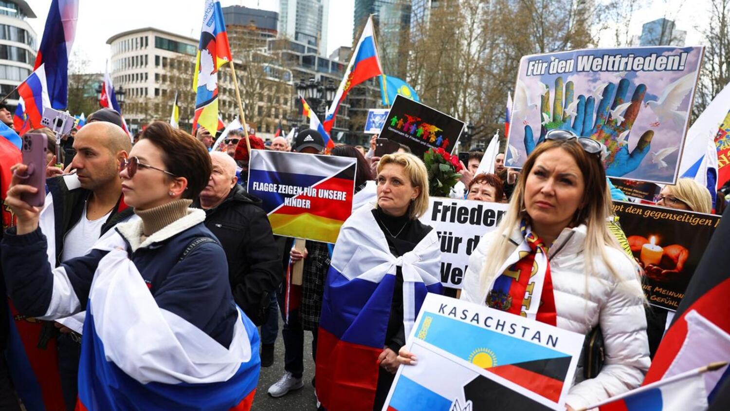“Wir sind die rote linie”: how Russia spreads fakes about German protests against providing arms to Ukraine