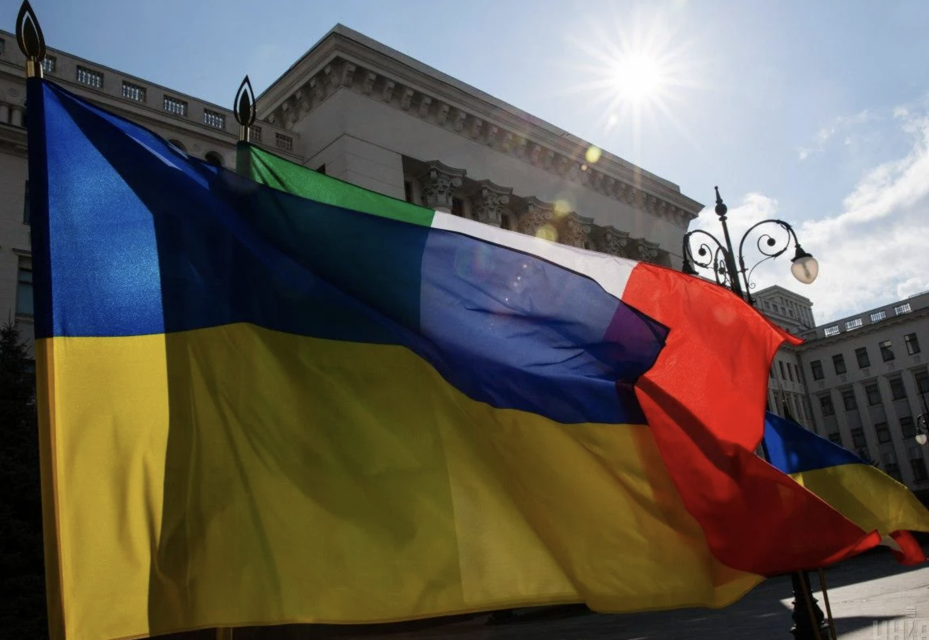 Why are Italians against delivering arms to Ukraine?