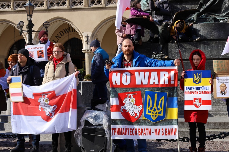 How does the criminal regime of Belarus use Ukraine in propaganda to maintain its power?