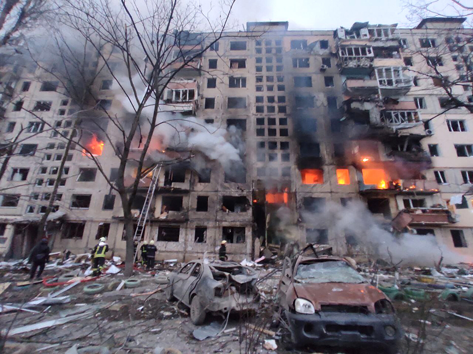 The result of the Russian invasion: tens of thousands of dead and thousands of destroyed buildings