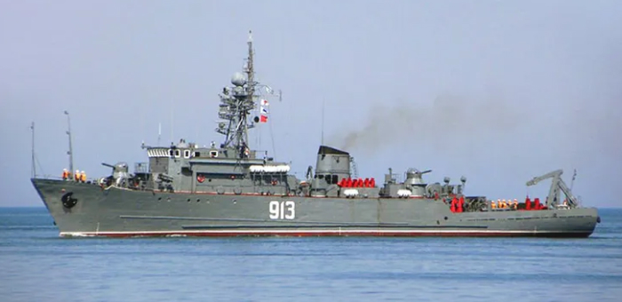 Defense forces of Ukraine destroyed the Russian sea minesweeper “Kovrovets”
