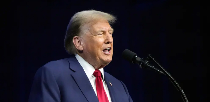 Donald Trump threatens to cut off financial aid to Ukraine before his re-election