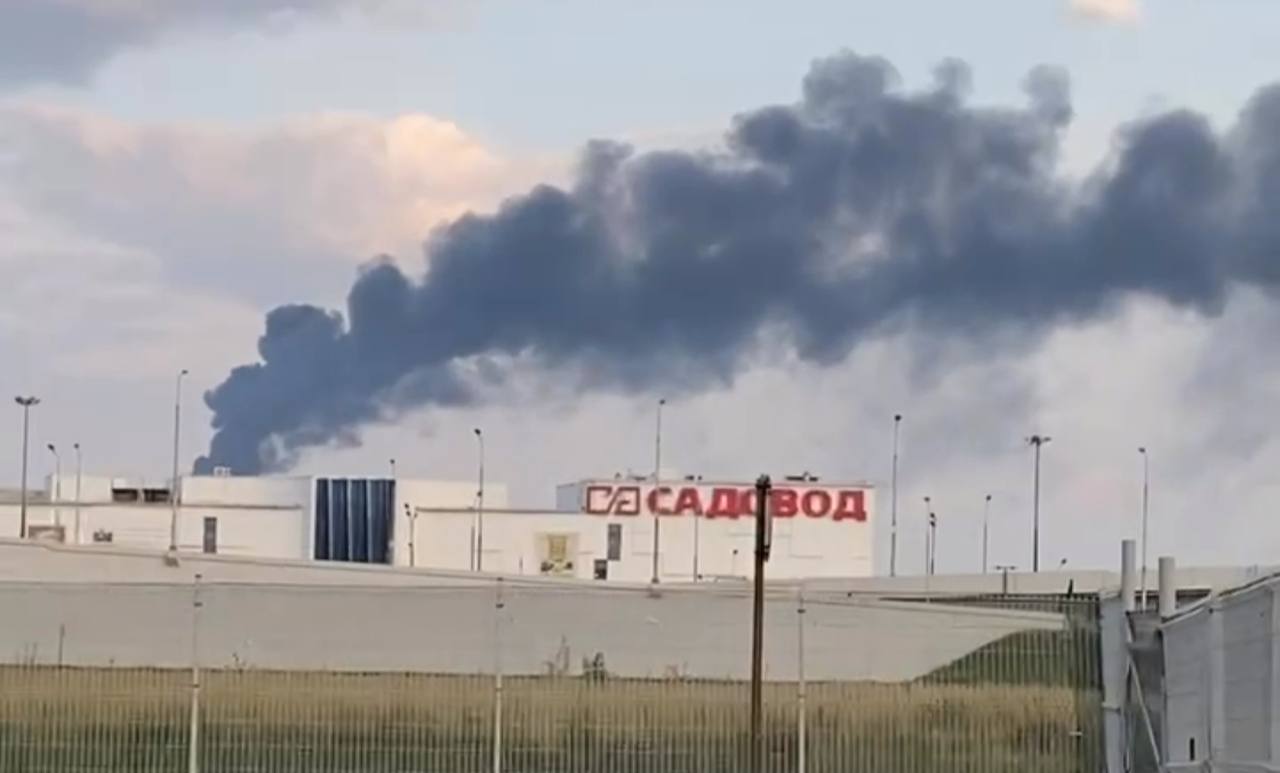 Digest September 1: Multiple explosions in Russia and oil depots on fire