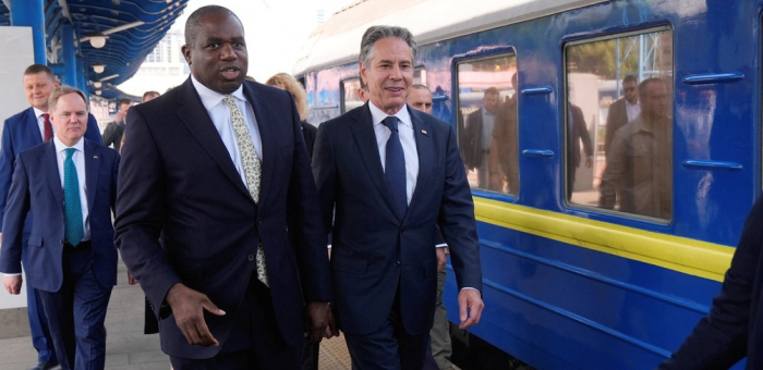 US Secretary of State Blinken and British Foreign Secretary Lammy arrive in Kyiv