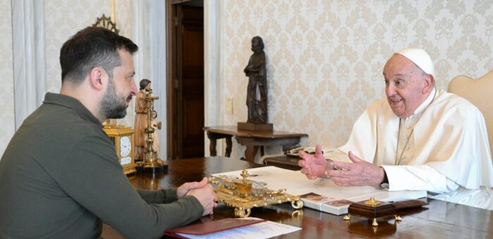 Volodymyr Zelenskyy meets with the Pope in the Vatican
