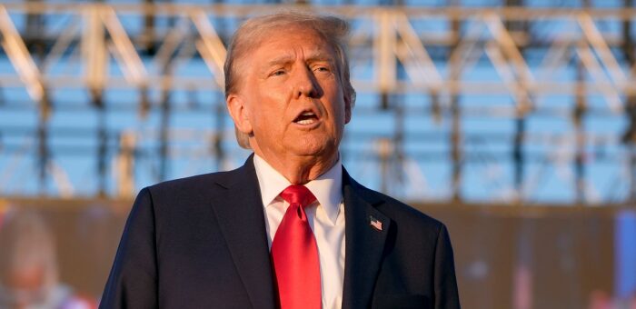 Trump criticizes nearly $300 billion in aid to Ukraine amid natural disaster in the US