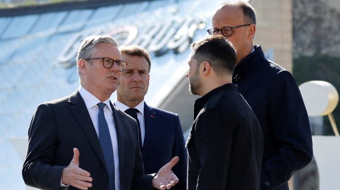 The picture shows British Prime Minister Keir Starmer with French President Emmanuel Macron, Ukrainian President Volodymyr Zelenskyy, and German Chancellor Friedrich Merz standing together on Independence Square in Kyiv