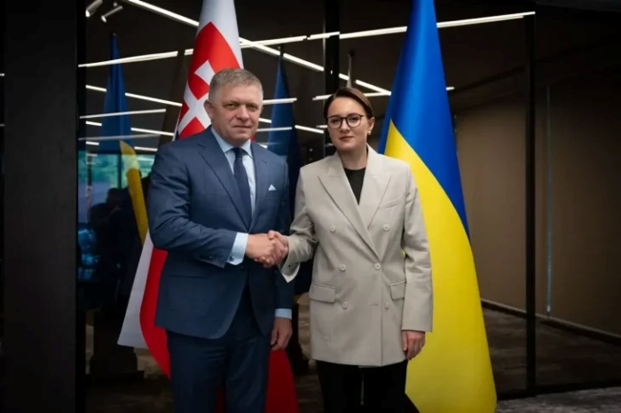 Prime Ministers of Slovakia and Ukraine Robert Fico and  Yuliia Svyrydenko are depicted shaking hands in Košice