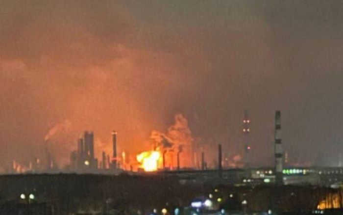 The picture shows Ryazan Oil Refinery in Russia burning at night after Ukrainian attack