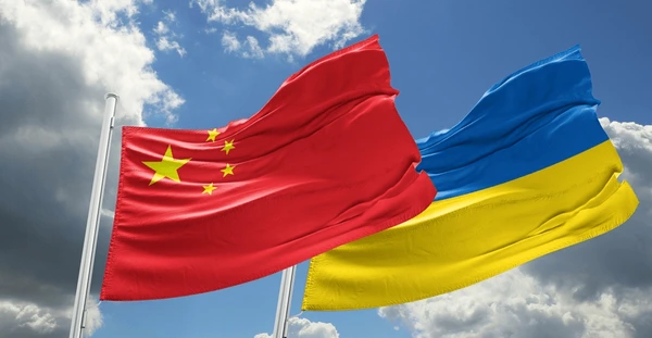 Illustrative photo. Flags of China and Ukraine / Open sources
