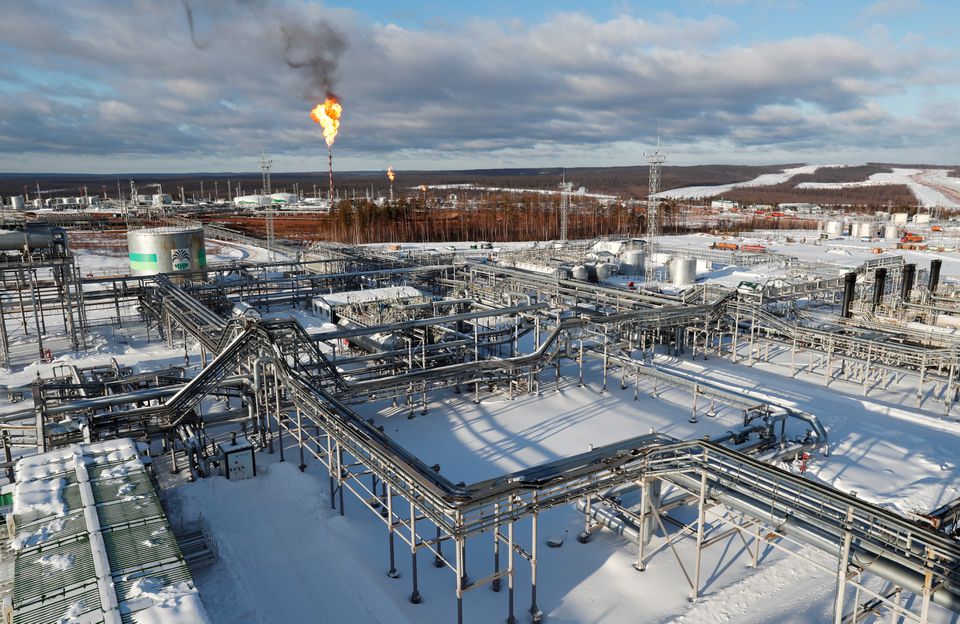 Oil refinery at the Yarakta oil field in Russia / REUTERS, Vasily Fedosenko