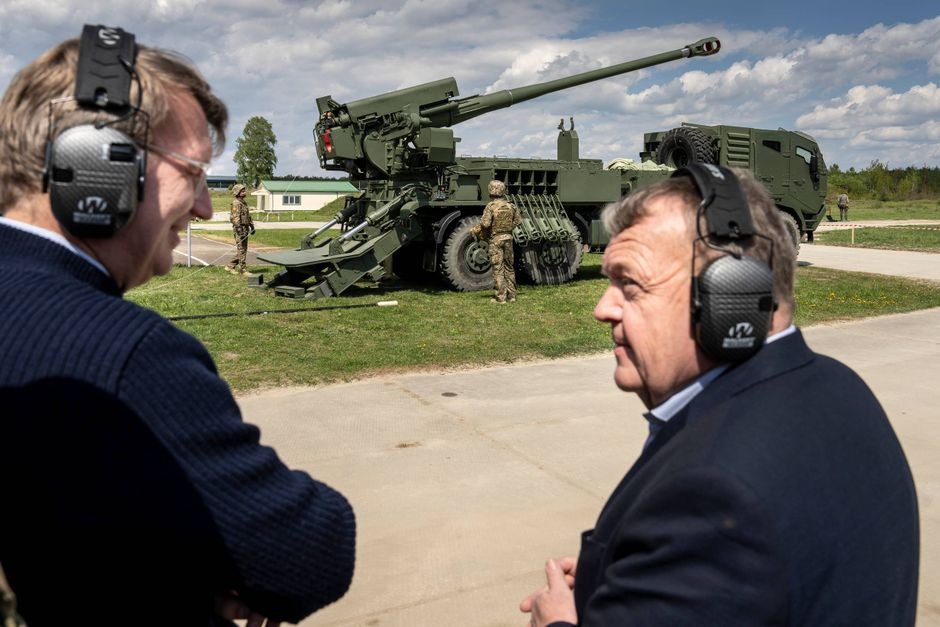 Minister of Foreign Affairs Lars Lökke Rasmussen and Minister of Defense Troels Lund Poulsen got acquainted with the 2C22 "Bohdana" self-propelled gun, April 29, 2024 / Militarnyi