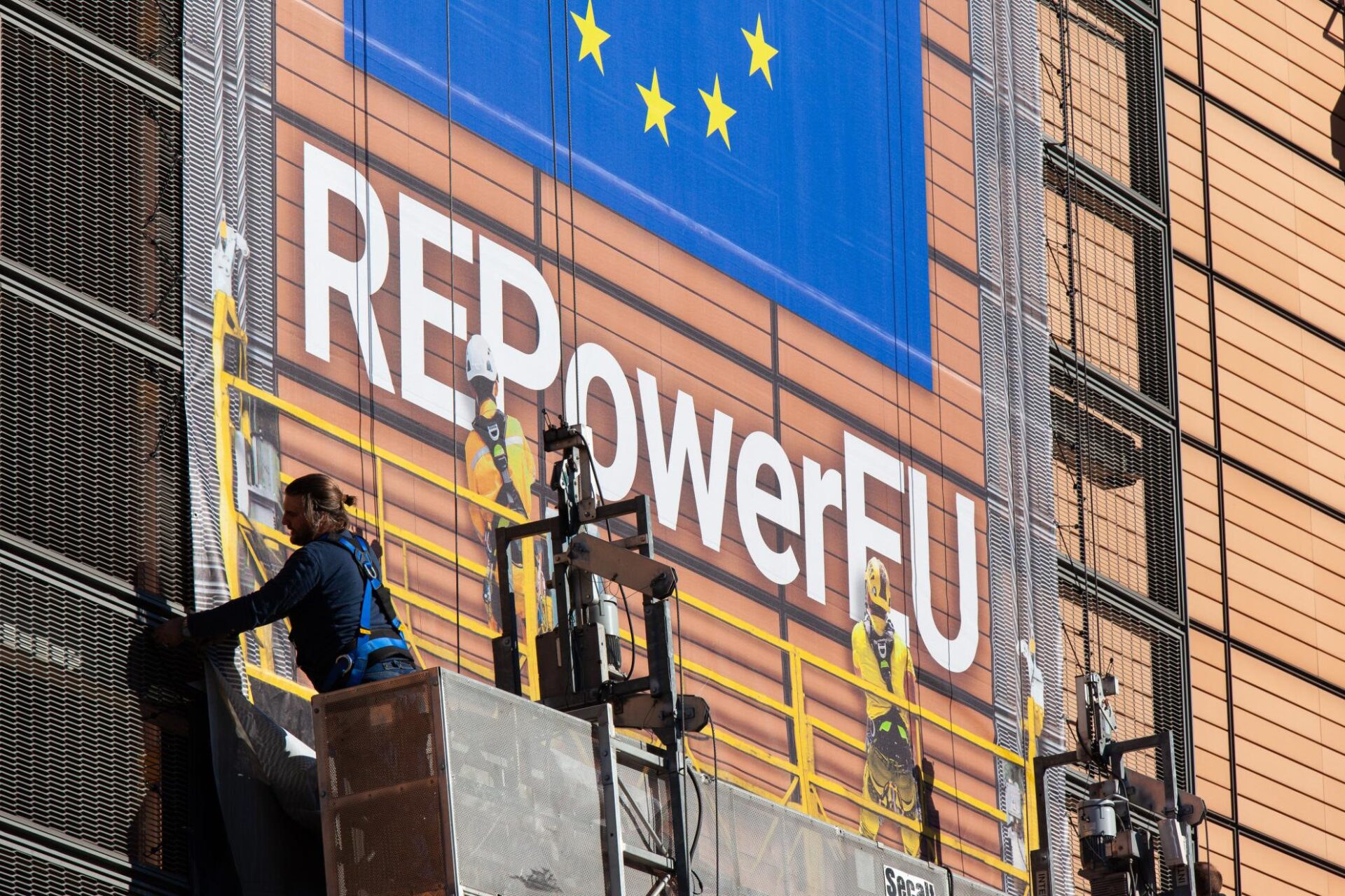 REPowerEU: Strengthening Europe's energy resilience / An official website of the European Union