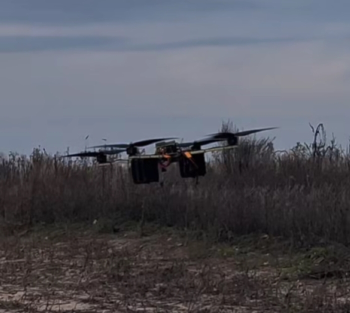 The picture show flights of the 18-inch drone from Ptashka Drones on the field