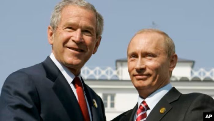 Conversations Between Putin and Bush: “Artificial” Ukraine and NATO “Threats”