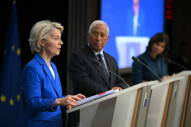 European Commission President Ursula Von der Leyen, left, and European Council President Antonio Costa (R) attend a press conference as part of the European Council meeting in Brussels, on October 23, 2025. (AFP)