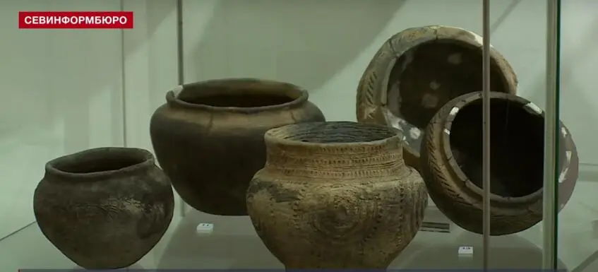 Ceramic household items, 40–12,000 years old. Removed from the National Historical and Archaeological Reserve “Kamyana Mohyla” to Crimea under the pretext of a temporary exhibition / War sanctions