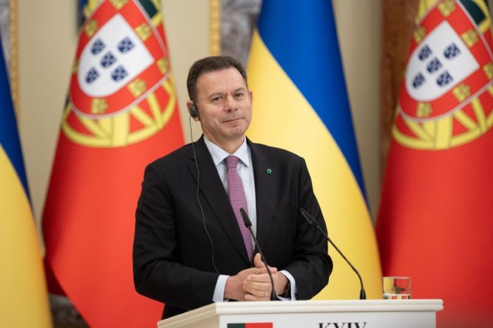 The picture portrays Prime Minister of Portugal Luís Montenegro