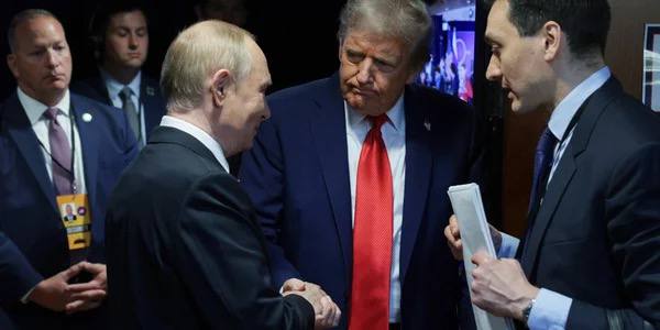 Meeting between US President Donald Trump and Russian dictator Vladimir Putin