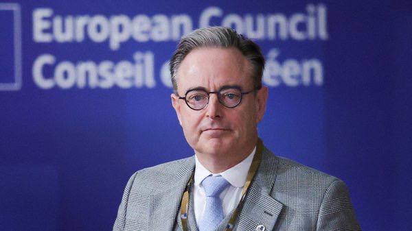 Прем'єр-міністр Бельгії Барт де Вевер прибуває на саміт лідерів Європейського Союзу в Брюсселі, Бельгія, 23 жовтня 2025 року / Ів Герман/REUTERS