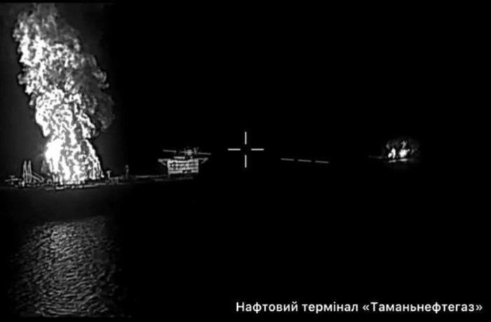 The picture shows Explosions on oil terminal