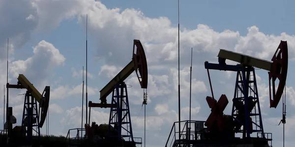 Oil at a Discount: How Russia Sells Raw Materials to China and India at a Loss