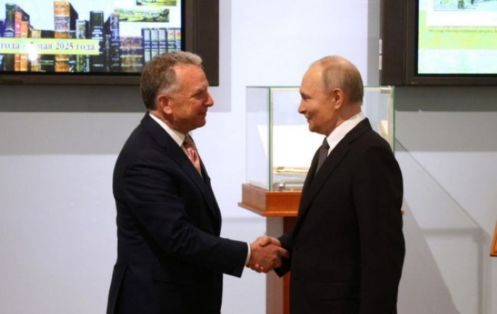 The picture portrays Steve Witkoff and Vladimir Putin
