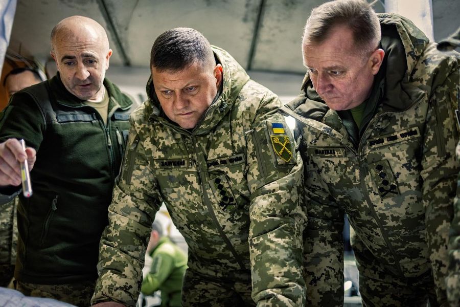 (Former) Commander-in-Chief Valerii Zaluzhnyi on the front line / Photo from open sources
