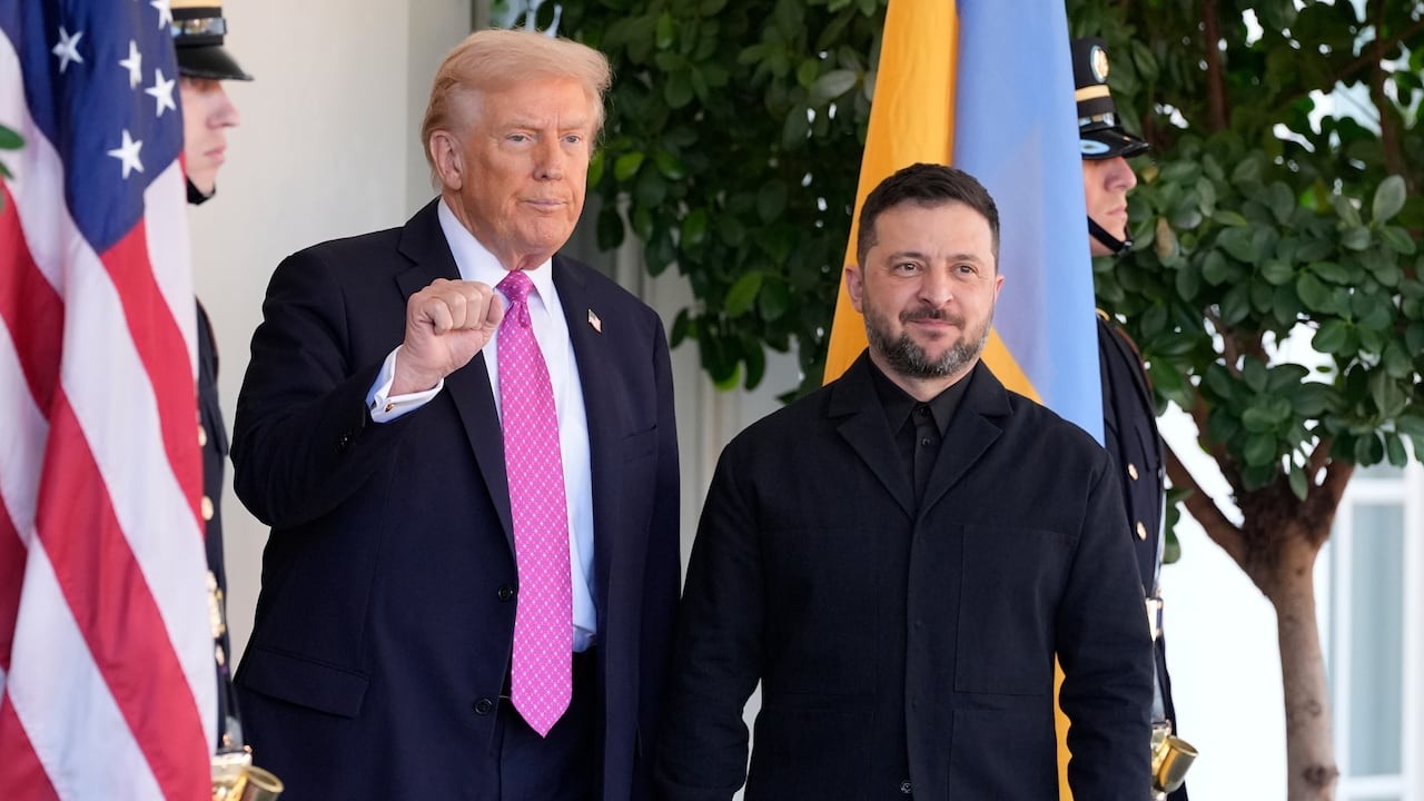 U.S. President Donald Trump, left, and Ukrainian President Volodymyr Zelenskyy are shown at the White House in Washington, D.C., on Oct. 17, part of efforts to end the Ukraine-Russia war