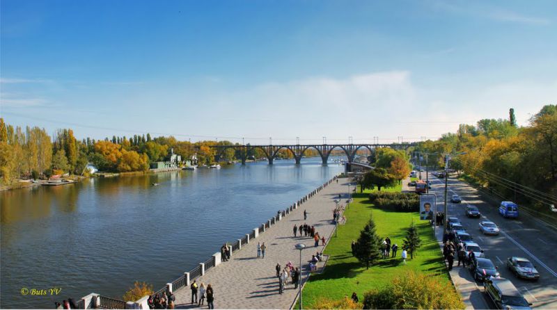 Illustrative photo. Famous Dniproʼs Embankment / Open sources
