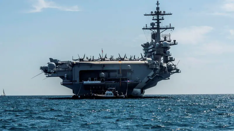 The aircraft carrier Abraham Lincoln has reached the northern Indian Ocean. It can carry up to 90 aircraft and helicopters / Photo: EPA