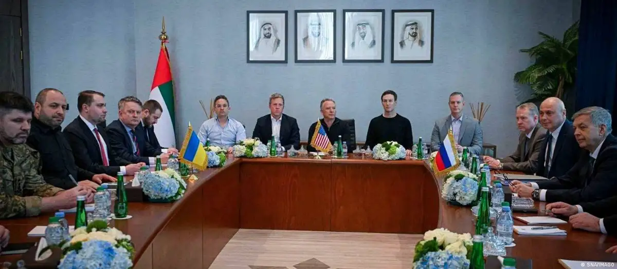 Negotiators in Abu Dhabi on January 24, 2026 / SNA/IMAGO