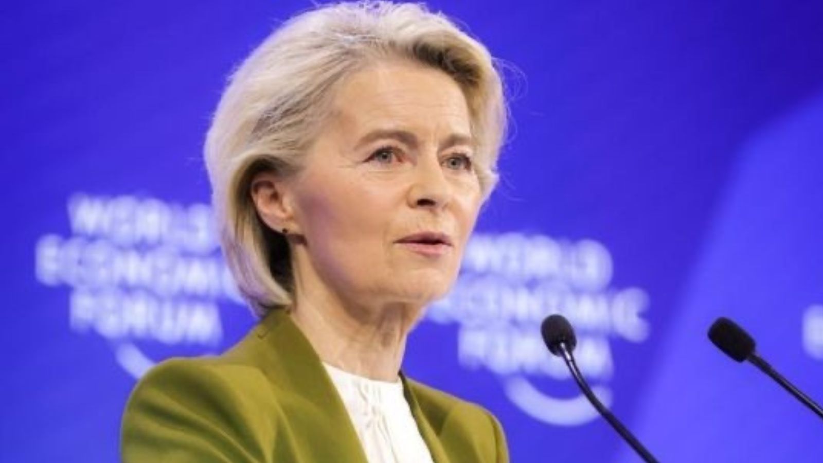 Official portrait of European Commission President Ursula von der Leyen.