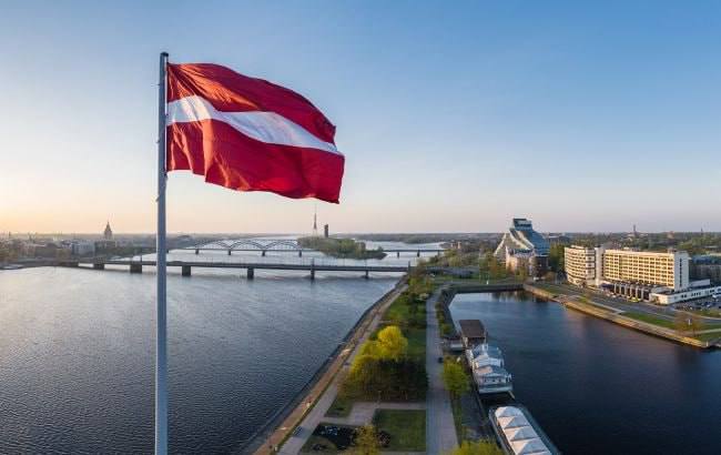 Latvia Bolsters Aid to Ukraine: Transferring Confiscated Cars and Thousands of Drones