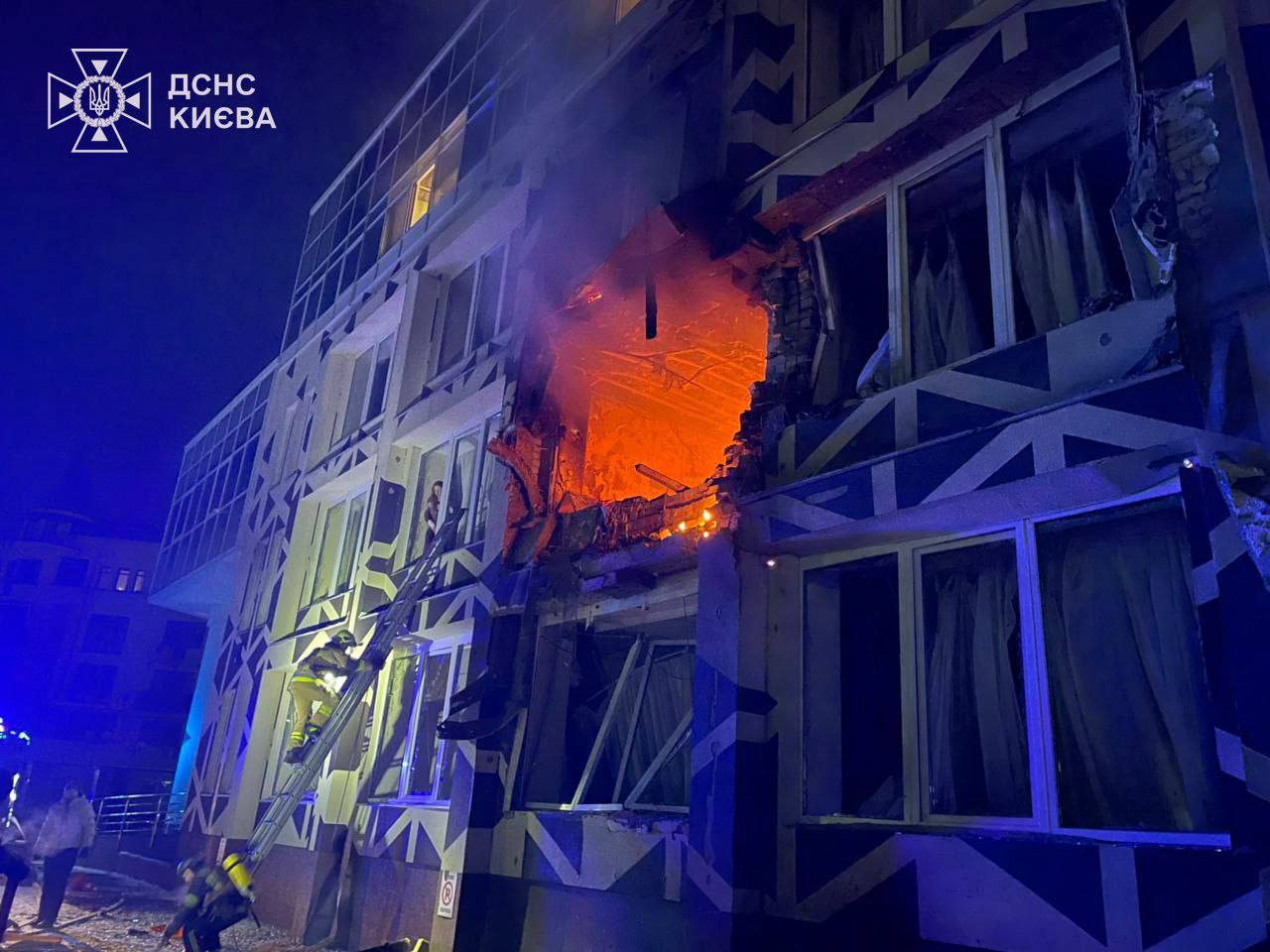 Consequences of the attack on the medical center in Kyiv / State Emergency Service
