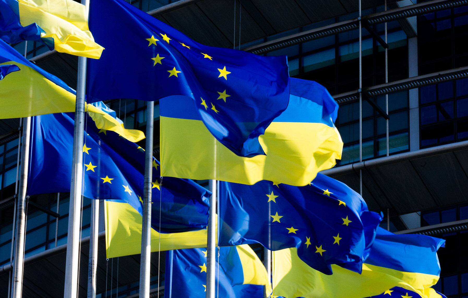 Flags of the EU and Ukraine