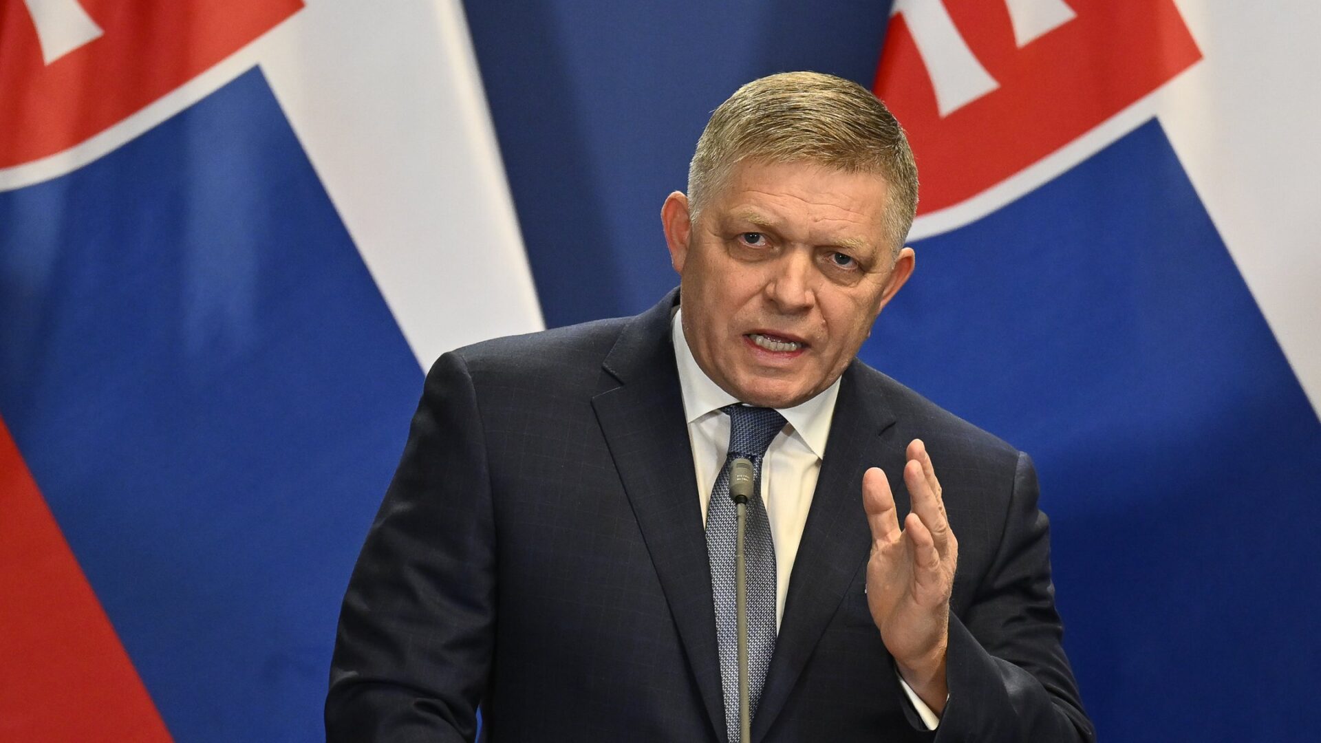 Slovakia threatens to block energy supplies to Ukraine if it does not resume Russian oil transit