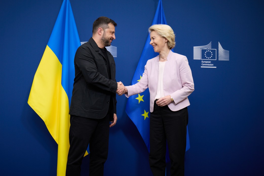 Volodymyr Zelenskyy with European Commission President Ursula von der Leyen