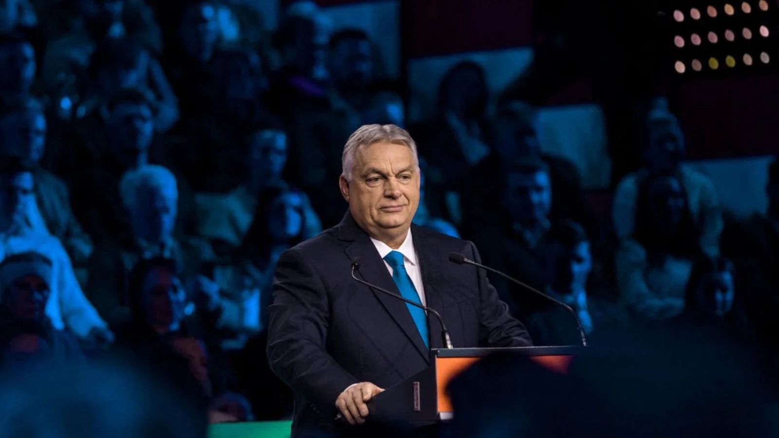 ЄС помʼякшує критику Орбана перед виборами в Угорщині