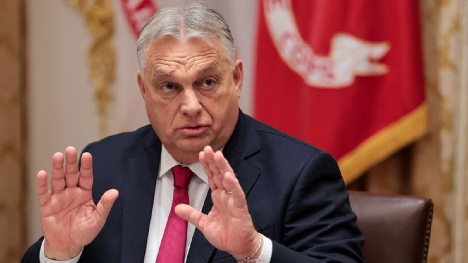 Орбан оголосив про соціальні виплати напередодні виборів