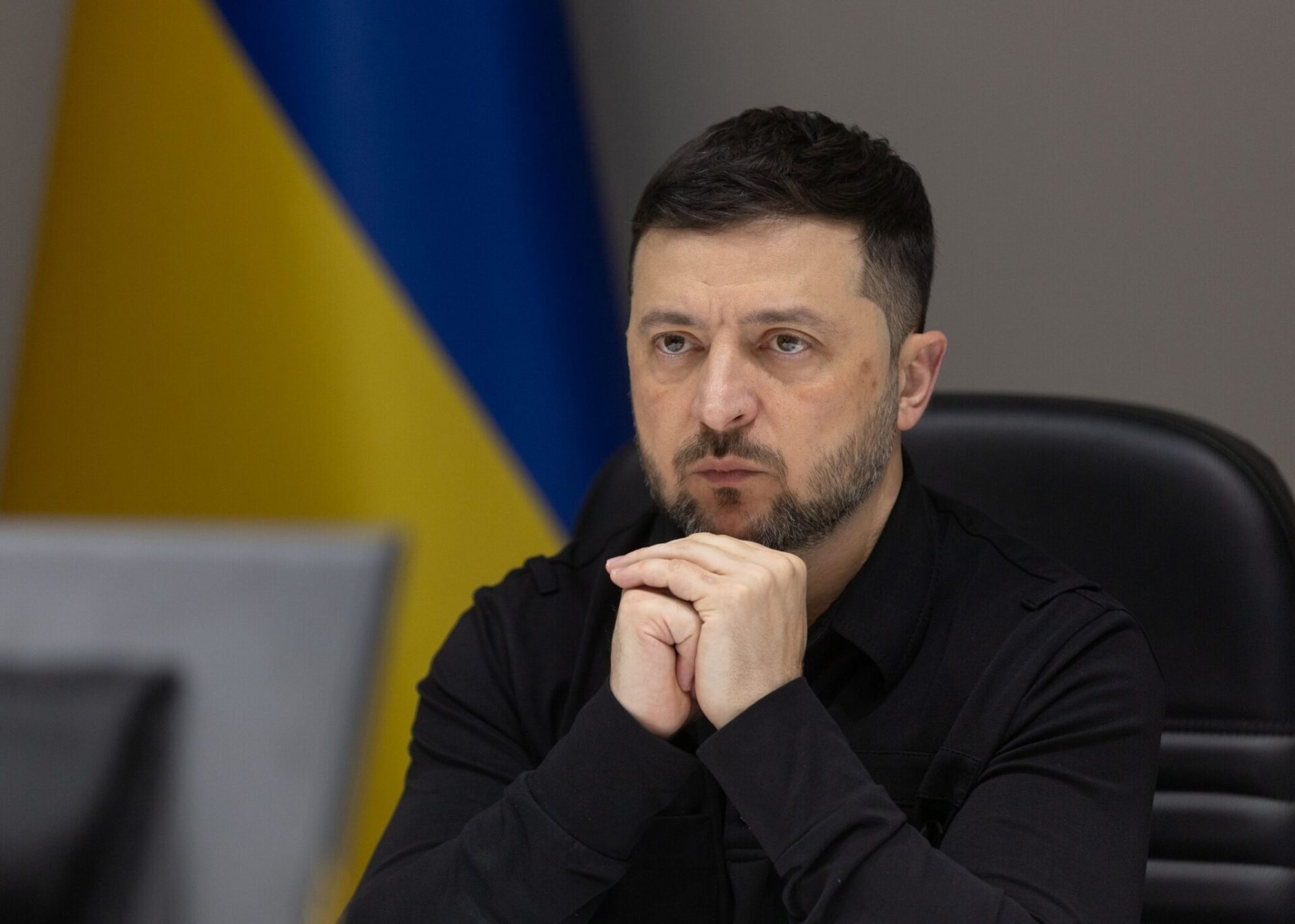 Volodymyr Zelenskyy Considers Announcing Elections and Referendum – FT