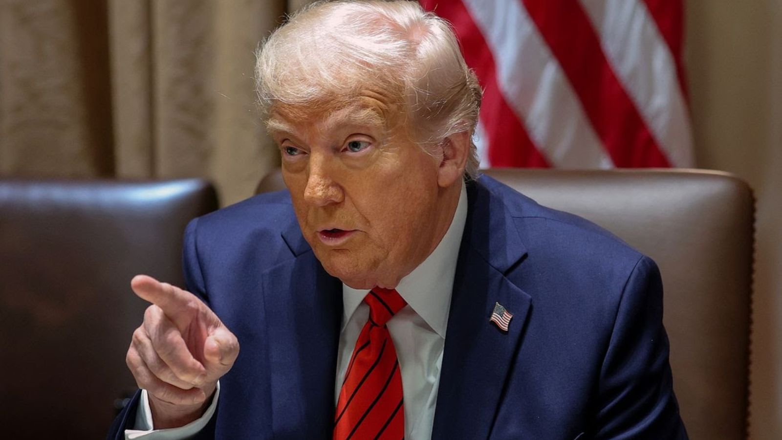 Trump Issues Ultimatum to Iran Over Hormuz Strait and Receives Response