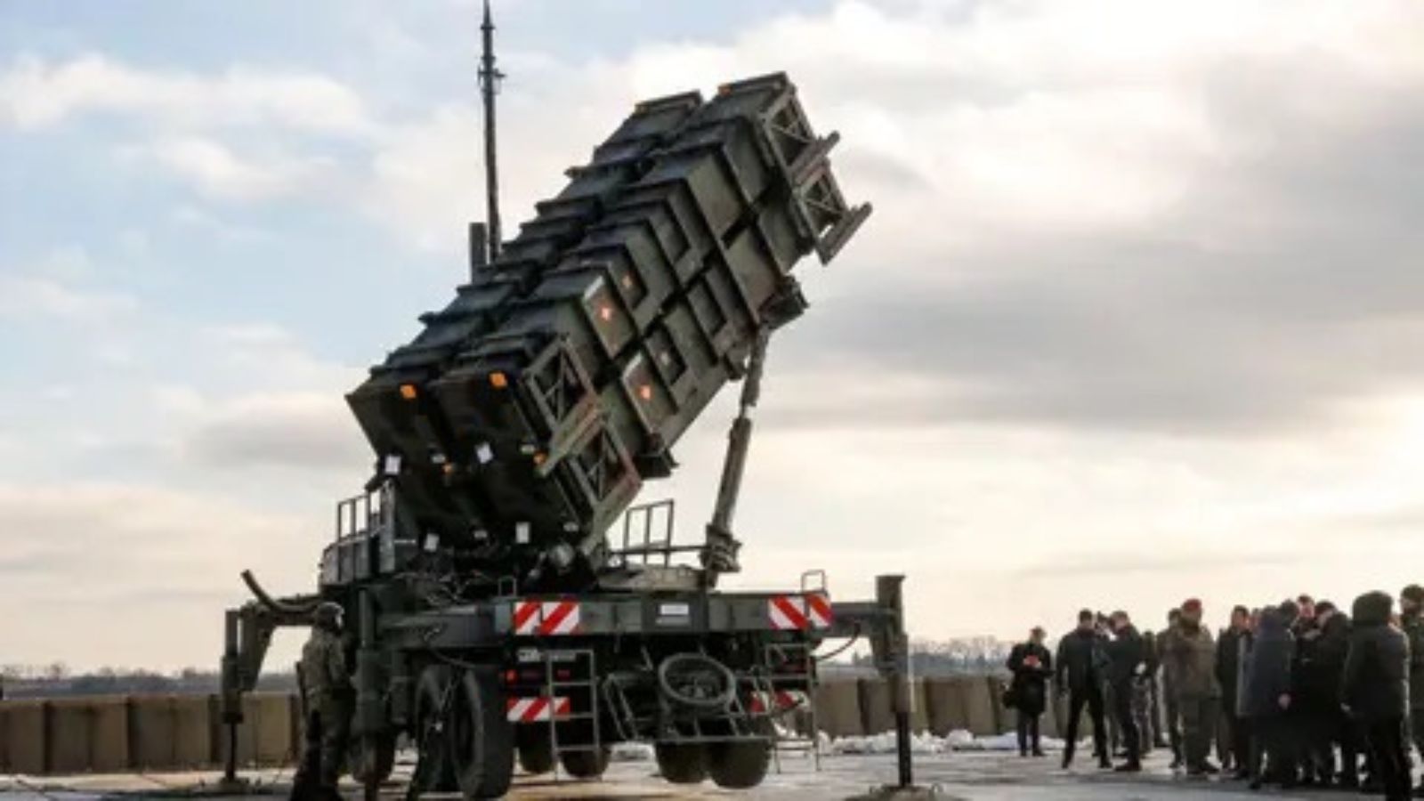 US Considers Redirecting Weapons Intended for Ukraine to Middle East