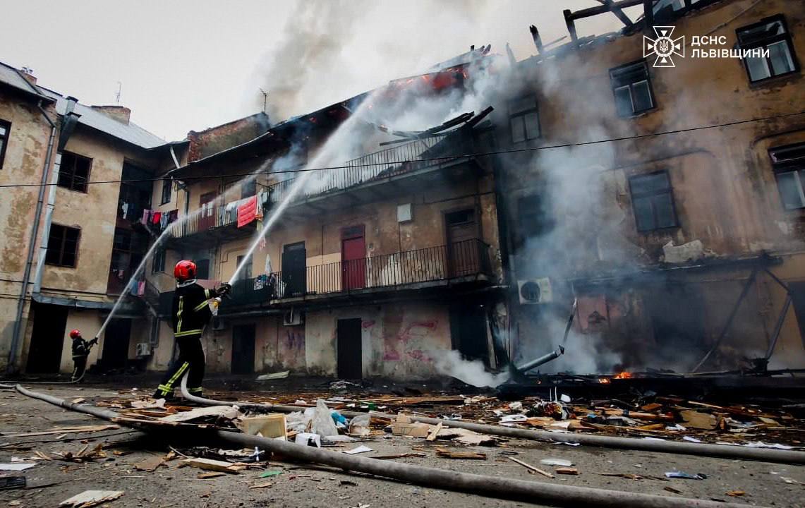 Russia launches over 900 drones at Ukraine in a single day: fatalities and injuries reported