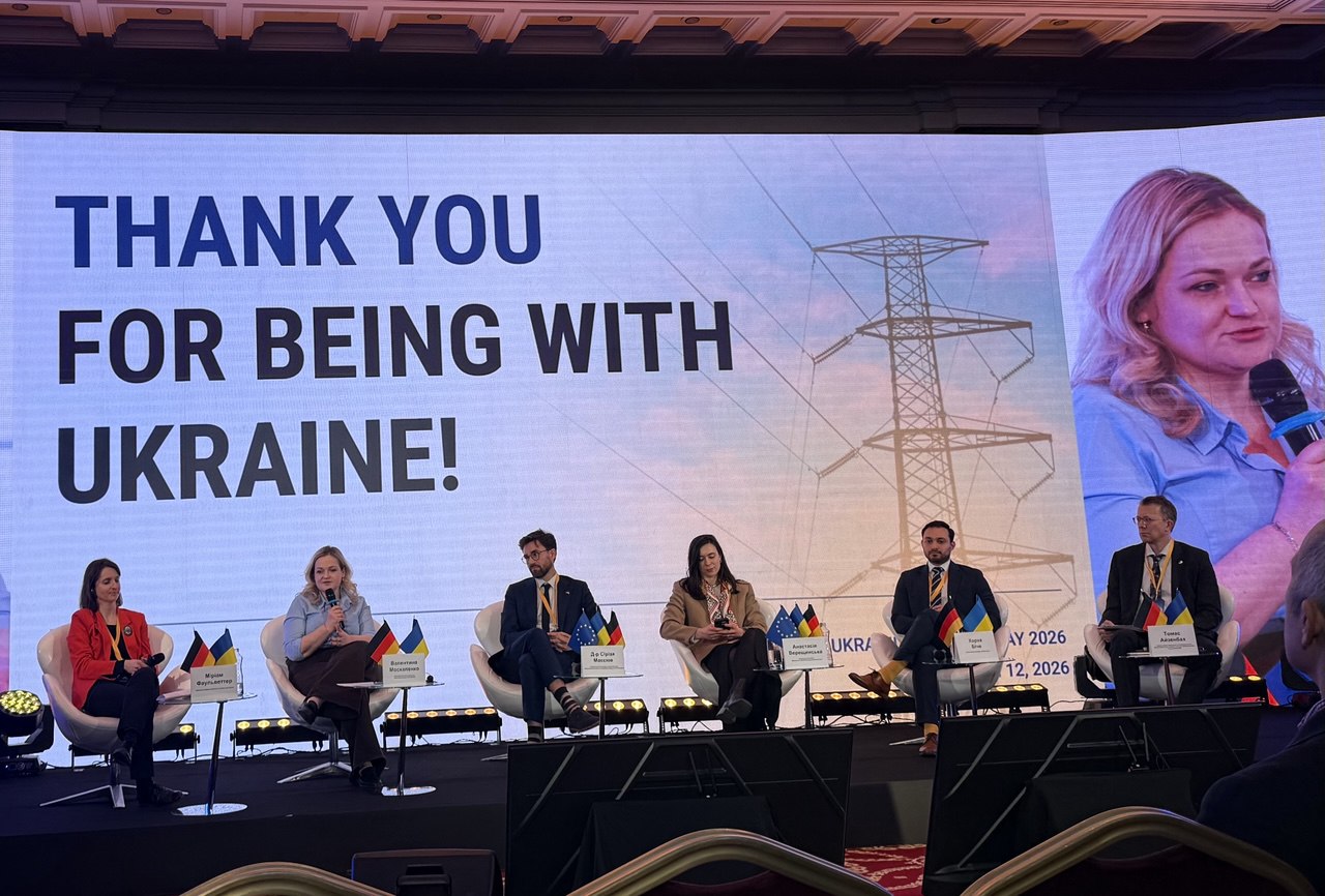 Second panel participants. From left to right: Miriam Faulwetter, GIZ; Valentyna Moskalenko, Deputy Minister of Energy, MinEnergo; Dr. Cyriac Massué, Deputy Head of Ukraine unit at the German Federal Ministry for Economic Affairs and Energy; Anastasiia Vereshchynska, CEO, European Ukrainian Energy Agency; Jorge Beeche, Investment Manager, Goldbeck Solar; Thomas Eisenbach, Head of Division Energy and Natural Resources for Eastern Europe, Caucasus and Central Asia, KfW Development Bank