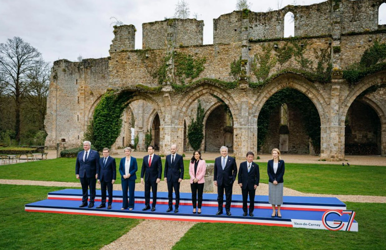 Ukraine’s Foreign Minister Andrii Sybiha and members of the G7