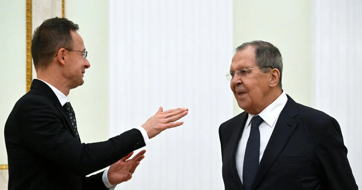 У мережі з’явилися записи, що свідчать про співпрацю Сійярто з РФ