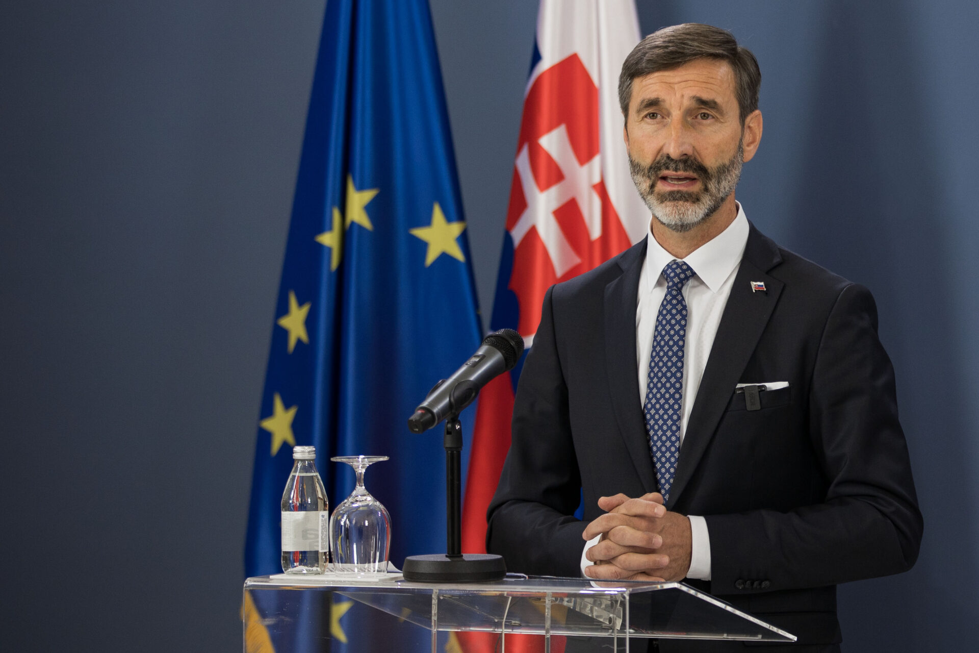 Slovakia backs EU loan for Ukraine but may block sanctions