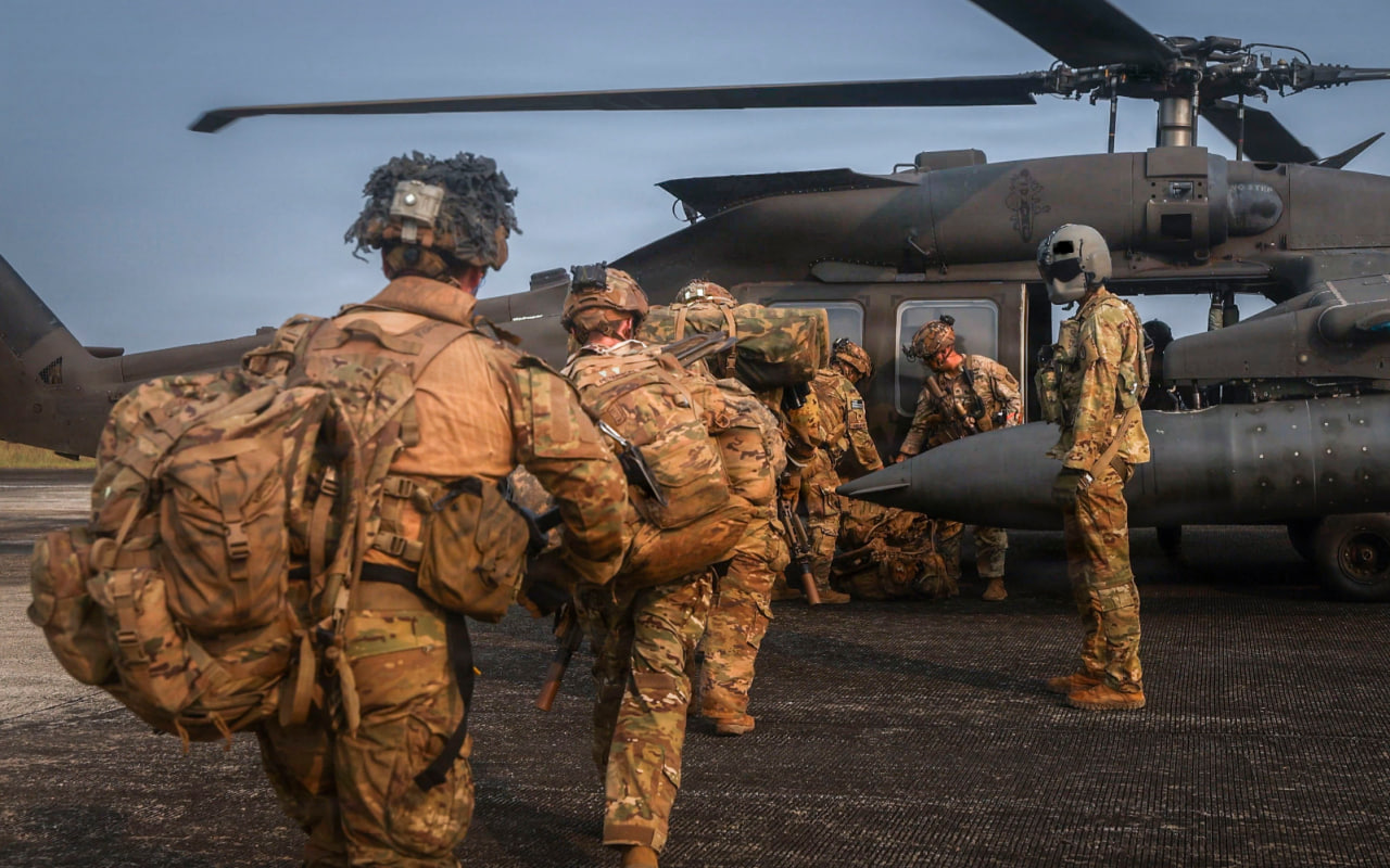 US servicemen: illustrative image